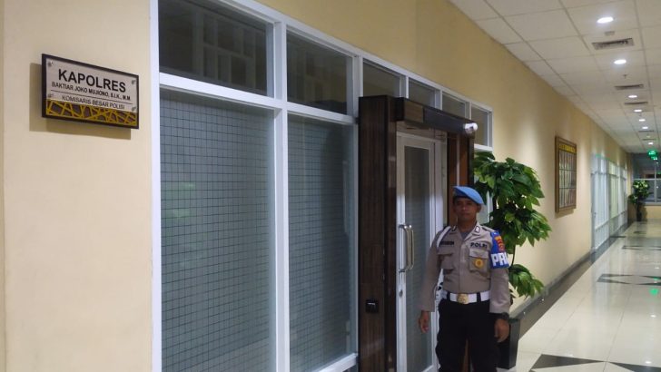 PENGECEKAN SITUASI RUANG KERJA PIMPINAN OLEH SIPROPAM POLRESTA TANGERANG