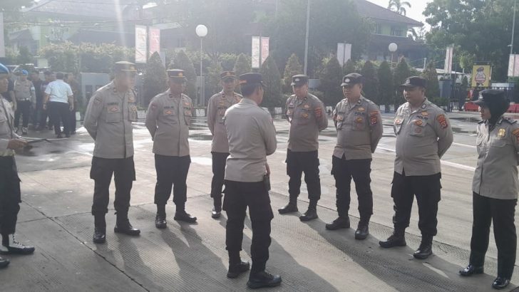 PENGECEKAN ANGGOTA PADA APEL FUNGSI SATBINMAS OLEH SIPROPAM POLRESTA TANGERANG