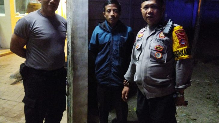 Personil Bhabinkamtibmas Patroli Barcode di titik-titik yang sudah ditentukan