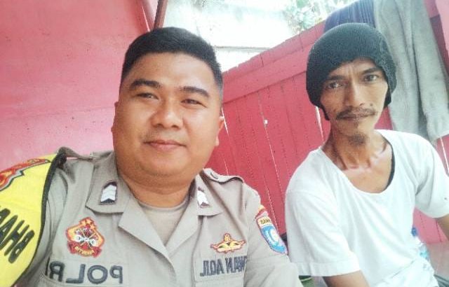 Tekan gangguan kamtibmas Personil Polsek Cisoka Melaksanakan Giat Polisi RW