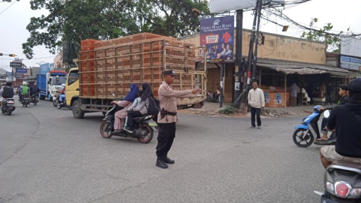 Pelayanan Pagi Hari, Polsek Cisoka Polresta Tangerang Laksanakan Gatur Lalin