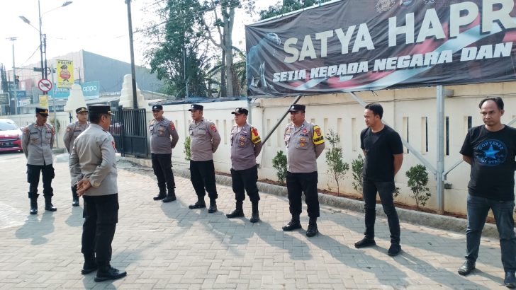 Tingkatkan Kedisiplinan anggota Polsek Cisoka dengan melaksanakan Apel Pagi
