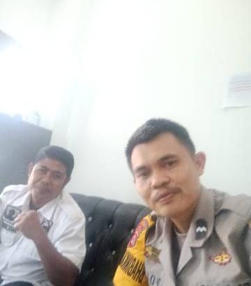 Tekan gangguan kamtibmas Personil Polsek Cisoka Melaksanakan Giat Polisi RW