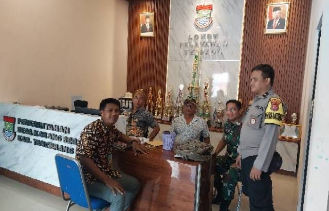 Bhabinkamtibmas Kunjungi Warga Masyarakat Rw 02 Desa Pekayon Dengarkan Keluhan Masyarakat