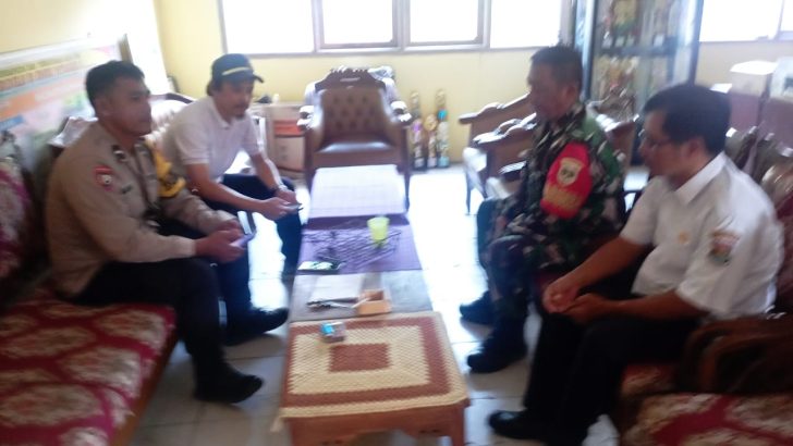 Polsek Kresek lakukan Sambang DDS Sekolah dalam rangka upaya menjalin sinergitas dengan guru dan siswa/wi di sekolah