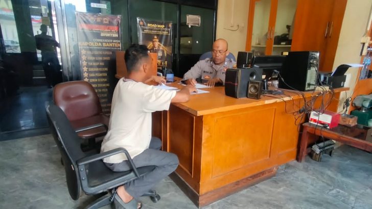 Pelayanan terhadap masyarakat di SPKT Polsek Cisoka
