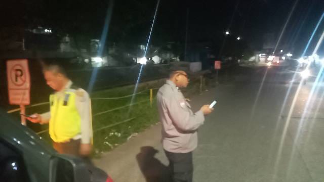 Aiptu Iwan W Patroli Barcode Di Pasar Gudang Tigaraksa Antisipasi Kejahatan
