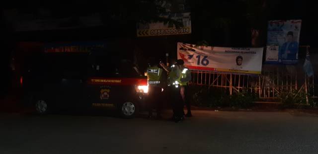 Aiptu Iwan W Patroli Barcode Di perempatan pinang Tigaraksa Antisipasi Kejahatan