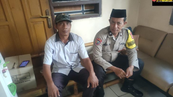 Bhabinkamtibmas Polsek Balaraja Polresta Tangerang giat Sambang warga door to door di Darkum PolsekBhabinkamtibmas Polsek Balaraja Polresta Tangerang giat Sambang warga door to door di Darkum Polsek