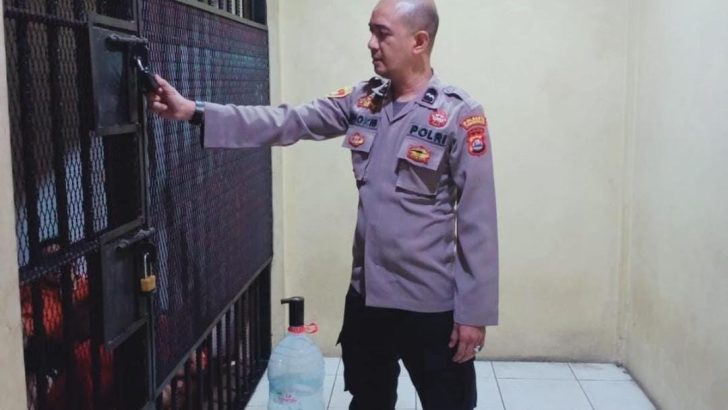 Petugas jaga tahanan lakukan pengecekan setiap 1 jam sekali