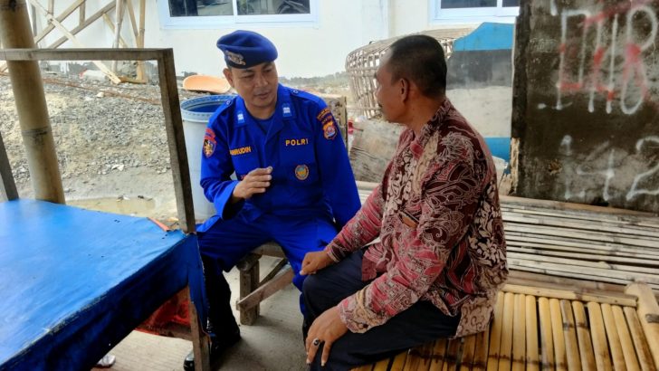 Ciptakan Kedekatan Dengan Masyarakat Satpolairud Laksanakan Patroli Pesisir