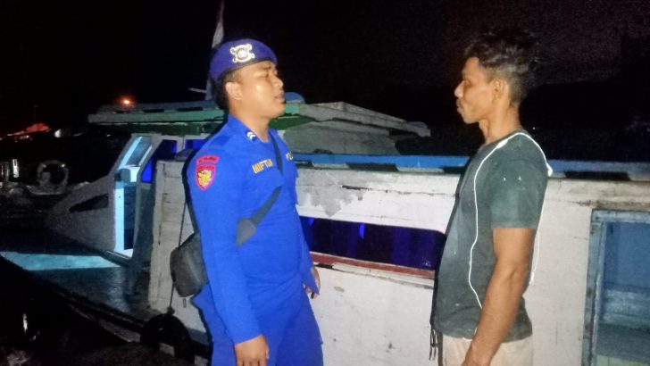 Tingkatkan Patroli Malam Hari Di Dermaga Pelabuhan Tradisional Oleh Personel Sat Polairud Polresta Tangerang