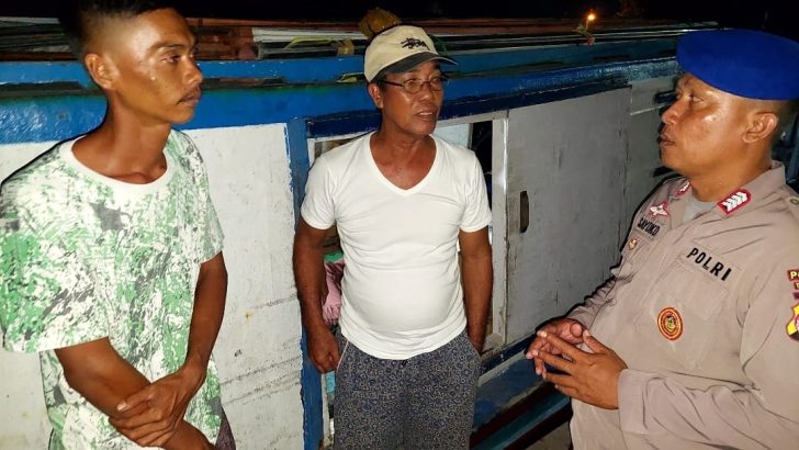 Tingkatkan Patroli Malam Hari Di Dermaga Pelabuhan Tradisional Oleh Personel Sat Polairud Polresta Tangerang