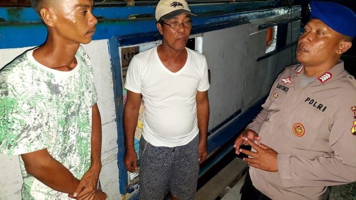 Patroli Malam Hari Di Dermaga Pelabuhan Tradisional Oleh Personel Sat Polairud Polresta Tangerang