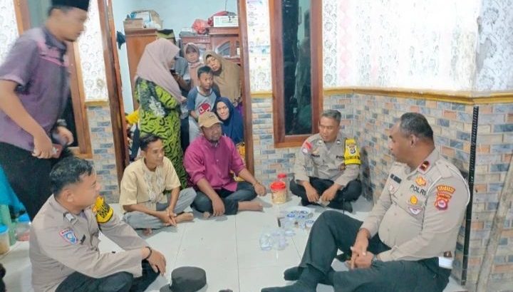 Personil Polsek Mauk Polresta Tangerang Laksanakan Sambang Desa Tegal Kunir Kidul Dengarkan Keluhan Masyarakat