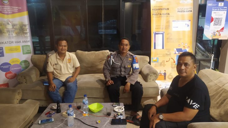 Pastikan wilayah aman dan upaya pencegahan Guantibmas di Wilayah, Polsek Kresek lakukan giat Patroli Mobile malam hari.