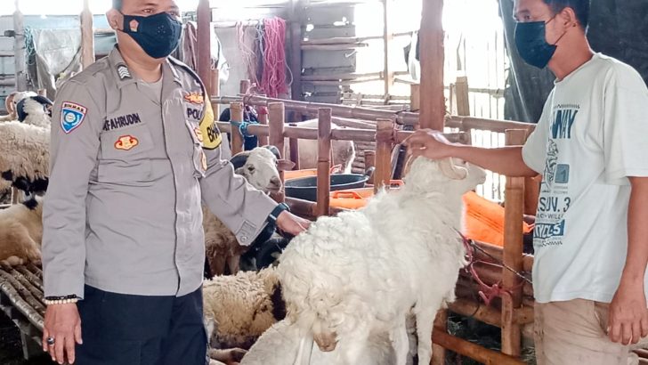 Bripka Fahrudin Kunjungi Warga Masyarakat Rw 02 Desa Kedung Dalam Program polisi rw