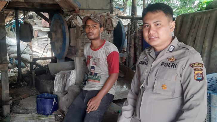 Anggota sampta patroli dialogis sampai kan Pesan Kamtibmas Jelang Pemilu 2024