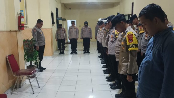 Melanjutkan tugas rutin, Kapolsek Balaraja pimpin Apel Pagi di Mapolsek Balaraja.