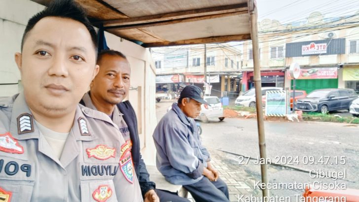 Bhabinkamtibmas Polsek Cisoka Gelar Giat Polisi RW
