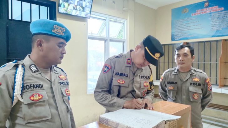 Pawas Polresta Tangerang Iptu Hambali Cek buku mutasi