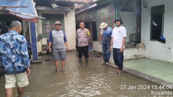 Cek wilayah Desa Binaan Bhabinkamtibmas Polsek Mauk Polresta Tangerang Sambang Dengarkan Keluhan Masyarakat