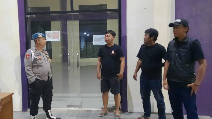 Cek Gudang Logistik Pemilu Personil Polsek Mauk Polresta Tangerang Sambang Dengarkan Keluhan Masyarakat