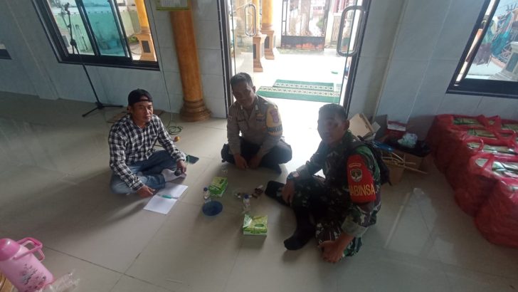 Pastikan wilayah aman dan upaya pencegahan Guantibmas di Wilayah, Polsek Kresek dan Koramil 07 Kresek lakukan giat Patroli Mobile dan Dialogis.