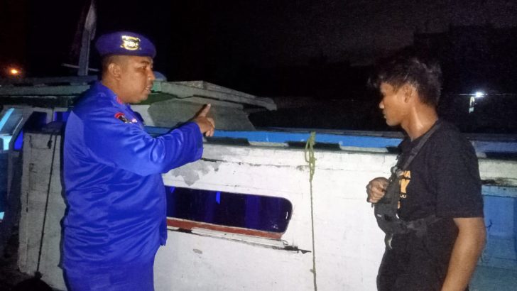 Tingkatkan Patroli Malam Hari Di Dermaga Pelabuhan Tradisional Oleh Personel Sat Polairud Polresta Tangerang