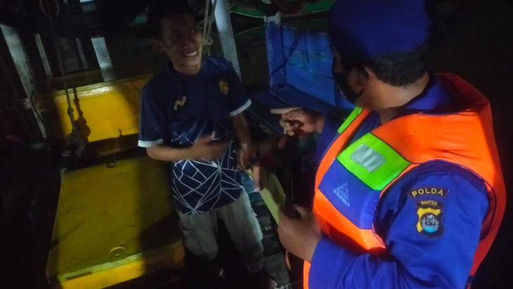 Patroli Di Wilayah Perairan Lontar Banten Oleh Personel Sat Polairud Polresta Tangerang
