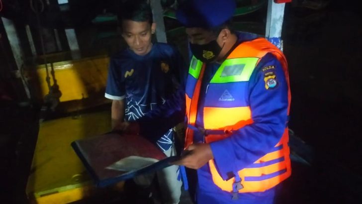 Tingkatkan Giat Patroli Di Wilayah Perairan Lontar Banten Oleh Personel Sat Polairud Polresta Tangerang