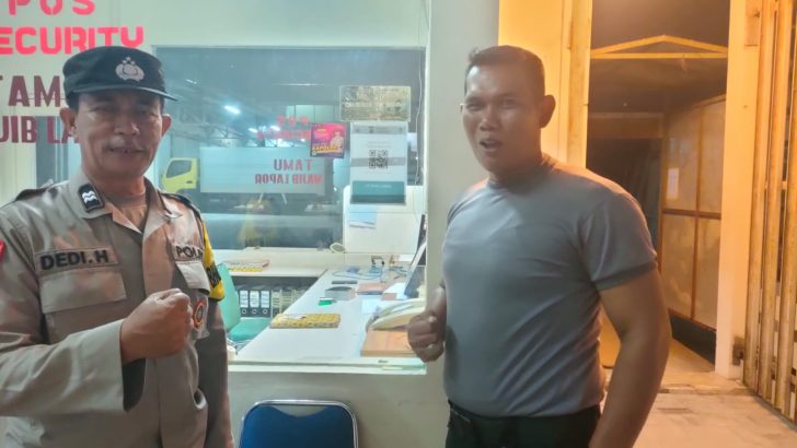Bhabinkamtibmas Polsek Balaraja Polresta Tangerang Lakukan Kegiatan Patroli BarcodeBhabinkamtibmas Polsek Balaraja Polresta Tangerang Lakukan Kegiatan Patroli Barcode