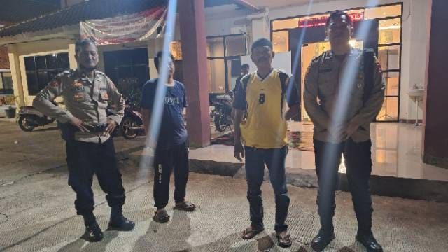 Tak hentinya menjaga Wilayah tetap aman, Polsek Kresek lakukan giat Patroli Mobile malam hari.