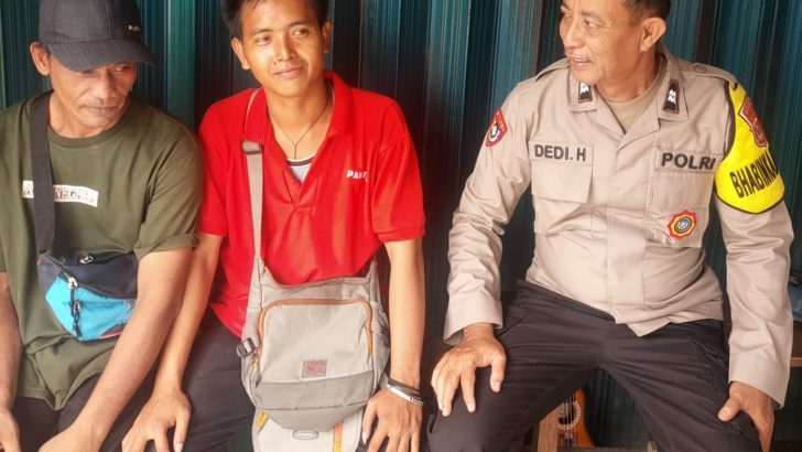 Bhabinkamtibmas melaksanakan kunjungan kewarga masyarakat”Bhabinkamtibmas melaksanakan kunjungan kewarga masyarakat”