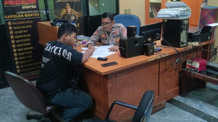 Pelayanan terhadap masyarakat di SPKT Polsek Cisoka
