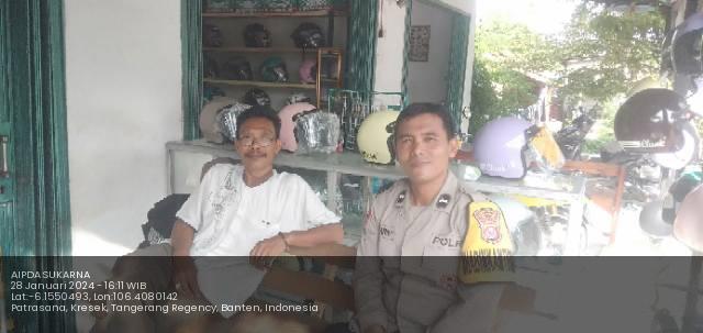 Kesigapan Polisi RW Polsek Kresek dalam segala permasalahan diwilayah, Bhabinkamtibmas Polsek Kresek kunjungi warga di Desa.