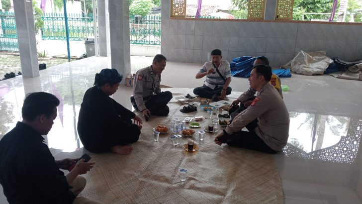 Menjaga Sinergitas dengan masyarakat, Polsek Kresek lakukan Patroli Mobile dan Dialogis