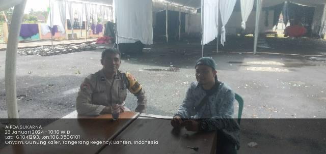 Upaya pendekatkan diri kepada masyarakat, Polsek Kresek kunjungi warga di Desa dalam rangka Program Polisi RW.
