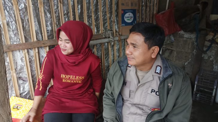Tekan gangguan kamtibmas Personil Polsek Cisoka Melaksanakan Giat Polisi RW