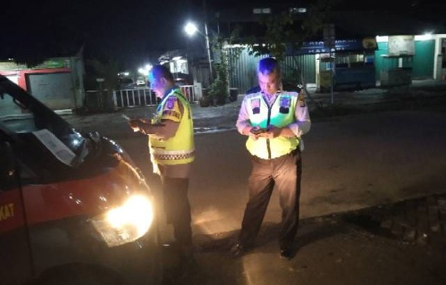 Bripka firdaus Patroli Barcode Di Perum Pws Tigaraksa Antisipasi Kejahatan