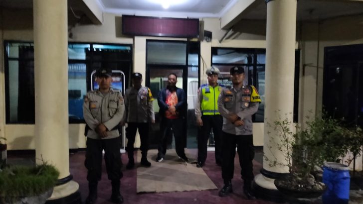 Polsek Mauk Polresta Tangerang Polda Banten Tingkatkan Pengamanan Sispam Mako Malam Hari 