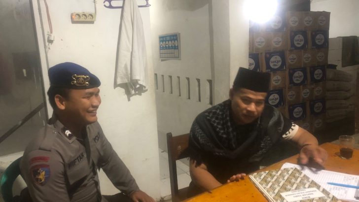 Sampaikan Himbauan Kamtibmas Satpolairud Laksanakan Patroli Barcode di Pulo Cangkir Malam Hari