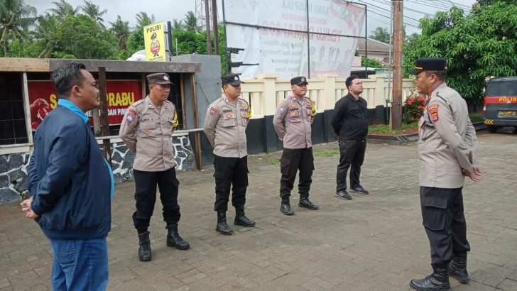 Personil Polsek Mauk Polresta Tangerang Polda Banten Giat Apel Pagi Di Pimpin Kanit Patroli