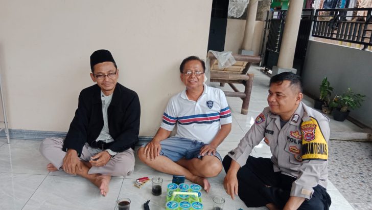 Melalui Giat Sambang Bhabinkamtibmas Sampaikan Pesan-pesan Kamtibmas