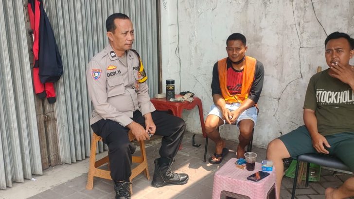 Sambang Preemtif dan Preventif, Bhabinkamtibmas Polsek Balaraja Polresta Tangerang Ajak Warga Menjadi Mitra PolriSambang Preemtif dan Preventif, Bhabinkamtibmas Polsek Balaraja Polresta Tangerang Ajak Warga Menjadi Mitra Polri