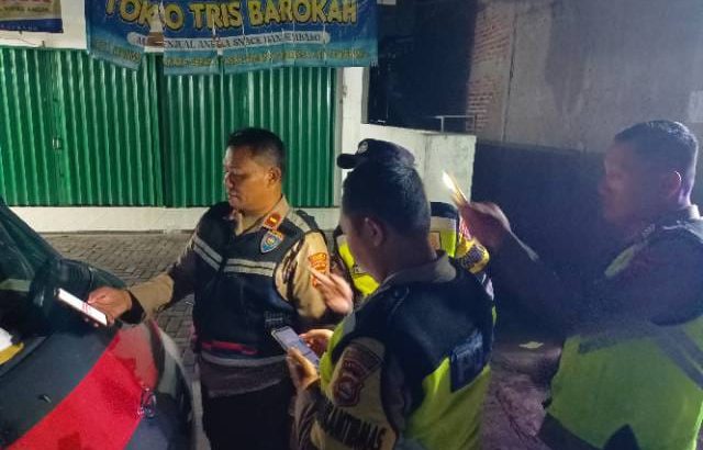 Aipda Yudi Patroli Barcode Di pasar gudang Tigaraksa Antisipasi Kejahatan