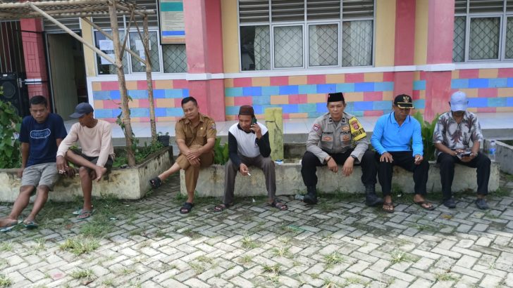 Tri Brata – Aipda Rahmat MST Giat Sambang kepada Masyarakat Desa Binaan dalam Patroli Dialogis Darkum Polsek Balaraja