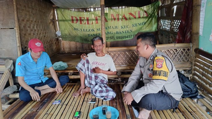 Bripka hoirul Sambang Desa Legok Sukamaju Dengarkan Keluhan Masyarakat