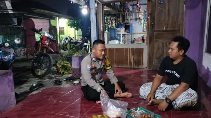 Briptu Revi Giat Sambang Warga Binaan Desa Rawakidang