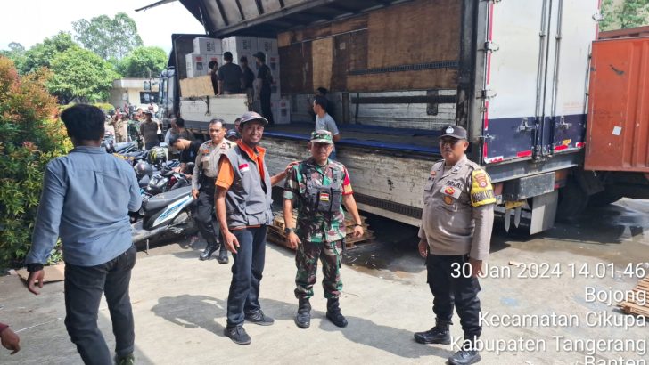 Polsek Balaraja Monitoring Kegiatan Pengamanan dan Pengawalan Pendistribusian Logistik Pemilu tahun 2024.